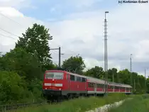 111 227-5 als RB 32378 kurz nach dem Halt in Regensburg-Pr�fening, 27.05.2010