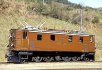 RhB - Ge 4/6 353 am 10.10.1999 in SCUOL - STRECKEN-LOKOMOTIVE - �bernahme 24.07.1914 - SLM2433/MFO/RhB - 588 KW - Gewicht 59,00t - L�P 11,10m - zul�ssige Geschwindigkeit 55 km/h. Hinweis: �lteste betriebsf�hige elektrische Lokomotive der RhB
