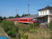 Doppelgarnitur 628 210 + 628 634 abfahrtbereit in Neustadt (Holst) als RB 11753 nach L�beck - 30.07.2004
