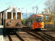 Triebwagen ex.Esslingen-Nellingen-Denkendorf Bahn,bei der Einfahrt in Oberbozen.Sie werden meistens am vormittag eingesetzt.Links der  Alioth  TW 105.27.10.05