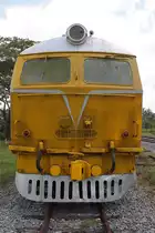 Die dieselhydraulische B'B' 3026 (Henschel, Bauj. 1964, Fab.Nr. 30920) wird im Bf. Kantang äußerlich aufgearbeitet. Sie ist das letzte Exemplar der Reihe 3001-3027 bei den SRT. Von den anderen Loks wurden einige an ein Bauunternehmen verkauft und der Rest verschrottet. Kantang am 25.Oktober 2010.