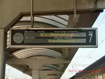 Ziemlich verbl�fft war ich �ber den Umstand, da� vom slowakischen Bahnhof Bratislava-Petrzalka offenbar Z�ge nach Peking abfahren (Aufnahme vom 15.11.2010).