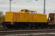 DBG bzw Bahnbaugruppe 203 304 ist am 30.10.10 in Duisburg-Entenfang mit Gleisarbeiten besch�ftigt