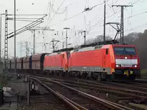 189 032-6 mit 189 034 und Erzzug in Gremberg am 16.11.2010