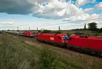 Drei auf einen Streich. EC 173  Vindobona  ist von Hamburg-Altona nach Villach unterwegs. Die Aufnahme entstand am 01.09.2010 kurz nach Helmahof.