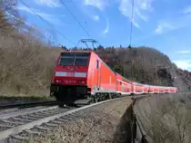 146-211 schiebt am 14.11.10 den RE 19221 Stuttgart - Donauw�rth die Geislinger Steige hinauf Richtung Amstetten.
 