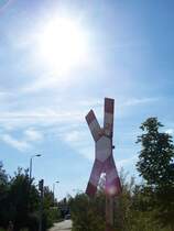 Ein einsames Andreaskreuz an den stillgelegten Bahnanlagen des Leipziger Hafens