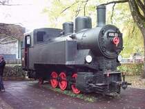 498.03 ist eine ehemalige Lokomotive der Bregenzer Waldbahn und wurde als Ersatz f�r die U24, die wieder aufgearbeitet werden soll, auf einen Spielplatz am Bregenzer Hauptbahnhof abgestellt.