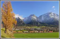 Ge 6/6 II mit G�terzug zwischen Igis und Zizers. (17.11.2010)