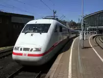 ICE 401 517 am 05.Juni 2010 im Hamburger Hbf.