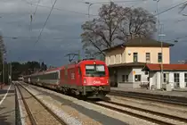 1216 012 mit EC 87 am 06.11.2010 in A�ling.