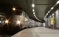 Die 110 457-9 mit dem AEG-Showtrain am 19.11.2010 in K�ln Messe/Deutz (Tief).