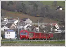 RE1040 mit Steuerwagen 1757 aus Davos bei Malans. (20.11.2010)