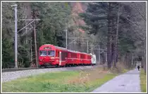 RE1049 mit Steuerwagen 1758 am Schluss in der Klus bei Malans. (20.11.2010)