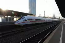 ICE F�rth am 20.11.10 in K�ln Deutz. 
403 (ICE3) von Siemens/Bombordier BR 403 024-3