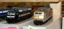 Zwei Versionen der 120 159-9 von M�rklin auf der internationalen Modellbahnausstellung K�ln Deutz am 20.11.2010.