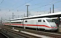401 575 mit ICE785 in N�rnberg Hbf, 4.9.010.
