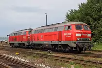 Die 225 806-9 ( 218 006 ) und 225 xxx in M�hldorf am 02,08,10