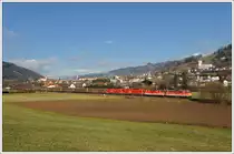 Bilderbuchwetter dann auch in Bad Sankt Leonhard. Die Aufnahme zeigt 55555 mit 2143 062, 2143 067, 2016 054 und 2016 059 am 23.11.2010 kurz nach dem Bahnhof mit Blick auf die Stadtgemeinde Bad Sankt Leonhard im Lavanttal. Retour wurden die beiden 2143ger dann 55554 vorgespannt, was lichttechnisch sowie wettertechnisch aber nicht wirklich verwertbar gewesen w�re. Mit 31. Juli 2010 wurde �brigens auf der Teilstrecke Zeltweg - Bad Sankt Leonhard der Personenverkehr komplett eingestellt. An dieser Stelle ein Gru� an Tom, war mir wieder einmal eine Ehre.