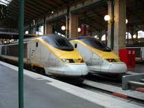 Eurostar 3222 und 3012 g�nnen sich eine kurze Be- und Entladepause in Paris Gare de Nord am 20.09.05