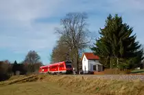 612 098 am 14.11.2010 beim Behelfsschrankenposten in Sch�dlas. 