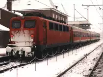 141 387-1 mit RB 62 Der Cherusker 12683 Bad Bentheim-Paderborn auf Bahnhof Bad Bentheim am 28-12-2000. Bild und scan: Date Jan de Vries.