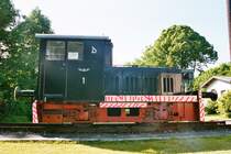 Wie versprochen. Wollte ich zeigen, das die Lok,
den Gr��tenteil ihres Gewichtes,
einigen Ballast-Gewichte verdankt....
habe diese Fleischfarben/r�tlich markiert.