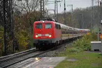 Der Wettergott hatte am am 13. November wirklich kein Einsehen. Auch 115 278-4 erwischte bei der Durchfahrt in K�ln-West im Regen.