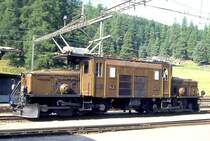 RhB - Ge 6/6I 411 am 07.09.1994 in PONTRSINA - STRECKEN-LOKOMOTIVE - �bernahme 26.10.1925 - SLM3044/BBC2241/MFO - 940 KW - Gewicht 66,00t - L�P 13,30m - zul�ssige Geschwindigkeit 55 km/h. 02.08.1931a nach Unfall Stugl - Wiederinbetriebnahme 10.03.1932 - 09.02.2000a nach Unfallschaden Reichenau - Ausgestellt Deutsches Museum M�nchen. Hinweis: jetzt ohne Bremswiderst�nde auf Dach!

