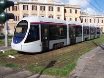 Elektrischer Triebzug SS 01 der FdS am 20.10.2005 vor dem Bahnhof Sassari, diese Strecke ist noch nicht in Betrieb, es werden nur Testfahrten gemacht, wohin sie f�hrt, ist mir auch nicht bekannt, ein zweites Exemplar stand im BW der FdS.