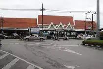 Strassenseitige Ansicht des Bf. Nakhon Si Thammarat, aufgenommen am 27.Oktober 2010.

