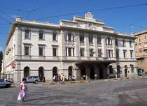 Bahnhof Cagliari der normalspurigen FS am 22.10.2005. Das Streckennetz der FS auf Sardinien ist nicht gro�, eine S�d-Nord-Strecke Calgiari - Golfo Aranci, ca 350 km, �ber die ganze Insel, davon eine Abzweigung Ozieri - Porto Torres, ca 50 km und eine Strecke von Cagliari nach Westen, auch ca 50 km.