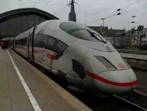 Fussball ICE 3 Montabauer im K�lner Hbf am 28.11.10