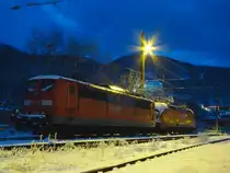151 150-0 und 182 020-8 in Kufstein. 29.11.2010