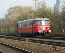 Und wenn man denkt  da kommt nix mehr , kommt ein VT25 MAN Schienenbus der RSE daher. Eins der Highlights vom 20.11.2010 in K�ln West.