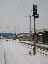 Noch sind die Gleisbauarbeiten in Bergen/R�gen nicht beendet,so bleibt das Ausfahrsignal  M  und  L (im Hindergrund) in Richtung Lietzow weiter ung�ltig.