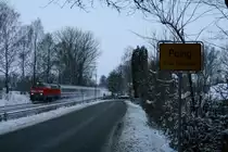 Immer Samstags f�hrt der IC  Rottaler Land  als RE von M�nchen nach M�hldorf, um von dort gen Hamburg aufzubrechen. Zuglok war am 04.12.10 218 433-1 um 07:45 Uhr in Poing auf dem Weg nach M�hldorf.