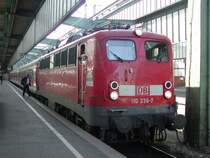 110 236-7 am 31.10.2005 in Stuttgart Hbf