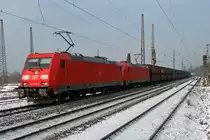 185 398-5 und 185 391-0 in Duisburg-Bissingheim 3.12.2010