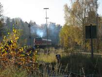 Herbststimmung in M�nchberg mit 614 006-5 als Leerreise nach Hof unterwegs.  