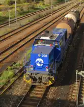 IL 208 (92 80 1275 011-5 D-LEUNA) mit einer Kesselwagen�bergabe in die Leuna Werke, in Gro�korbetha Rbf; 25.10.2010