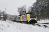 189 907 + 912 mit einem KLV Zug am 04.12.2010 in A�ling.