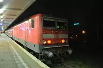143 927-2, steht zur Abfahrt in Braunschweig mit RB nach Magdeburg bereit, am 21.11.2010.