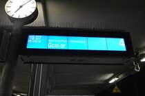 Zugzielanzeiger, mit Ziel  Goslar , in Braunschweig, am 21.11.2010