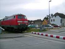 die 218 366-3 mit einem Intercity verl��t den Bf Wolgast Hafen