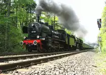 38 1301 unterwegs auf der Schiefen Ebene zwischen Neuenmarkt-Wirsberg
und Markschorgast im Mai 2010