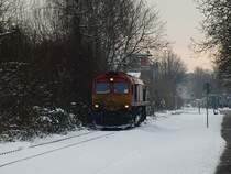 DE 669 der HGK am 03.12.2010 auf der Fahrt vom Industriegebiet Friedrichshafen nach Friedrichshafen Gbf um mit Heiz�l bef�llte Kesselwagen zu holen.