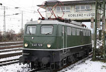 Die E40 128 pendelte vom Bw Koblenz L�tzel nach L�tzel Gbf zum Nikolausfest im DB Museum Koblenz L�tzel am 05.12.2010