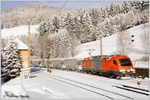 RTS 1216.901 f�hrt mit Leerzug SDG 96900 von Wartberg im M�rztal �ber den Semmering und Ebenfurth nach Ungarn. Aufgenommen am 04.12.2010 bei der Durchfahrt durch den winterlich tief verschneiten Bahnhof Breitenstein am Semmering. Ist die R�ckfahrt des RTS-Spotverkehrs Magnesitzug (beladen mit Magnesit f�r eine Metallverpackungsfabrik in Wartberg).