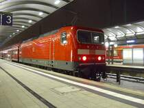 143 816-7 steht am 7. Dezember 2010 mit einer Regionalbahn nach Gro�heringen auf Gleis 3 in Lichtenfels.
